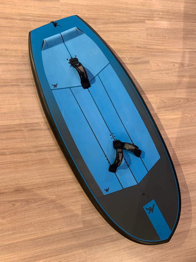 Tavola wing  usata Phazer V2  5'10" 110 litri  AK